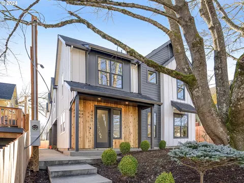 4042 SE Salmon St #2, Portland, OR 97214