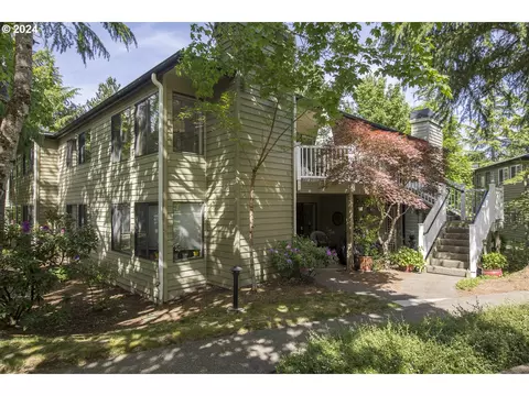 5052 Foothills Dr #C, Lake Oswego, OR 97034