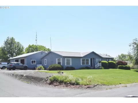 743 N 3rd St, Athena, OR 97813
