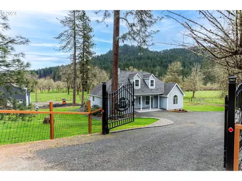 1764 Larson Rd, Roseburg, OR 97471
