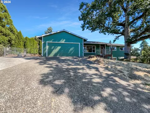7195 Valley View Dr, Gladstone, OR 97027