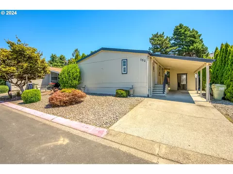 8300 NE Quatama St #152, Hillsboro, OR 97124