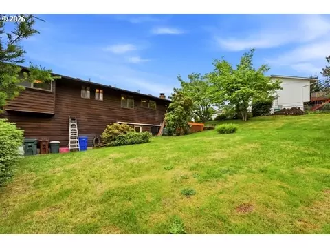 Exterior - 497 NE Scott Ave, Gresham, OR 97030 photo 5 of 5