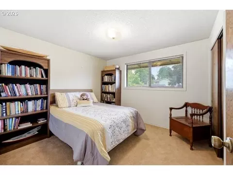 Bedroom - 497 NE Scott Ave, Gresham, OR 97030 photo 2 of 3