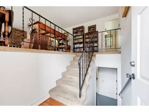 Entry Way - 497 NE Scott Ave, Gresham, OR 97030 photo 1 of 1