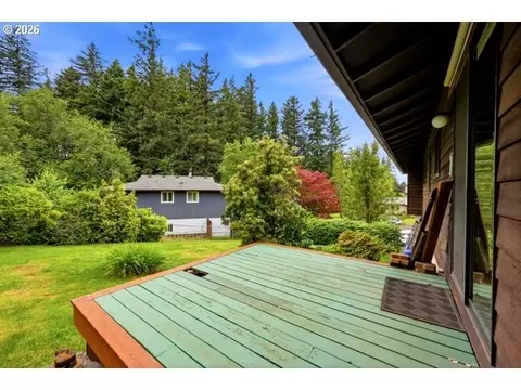 Exterior - 497 NE Scott Ave, Gresham, OR 97030 photo 3 of 5
