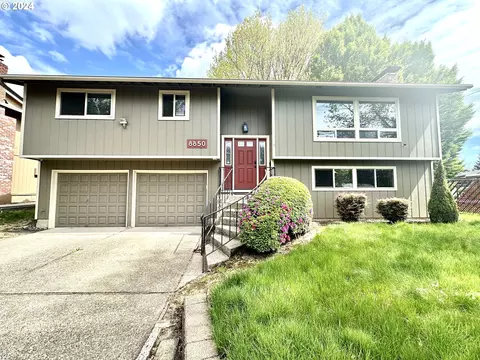 8850 SE Spencer Dr, Happy Valley, OR 97086