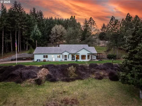 4495 Cooper Hollow Rd, Dallas, OR 97338