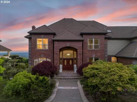 9240 NW Mckenna Dr, Portland, OR 97229