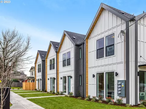 7275 SE 50th Ave #3, Portland, OR 97206