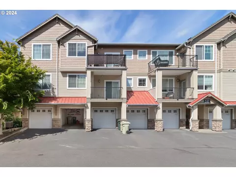 635 NW Lost Springs Ter #302, Portland, OR 97229