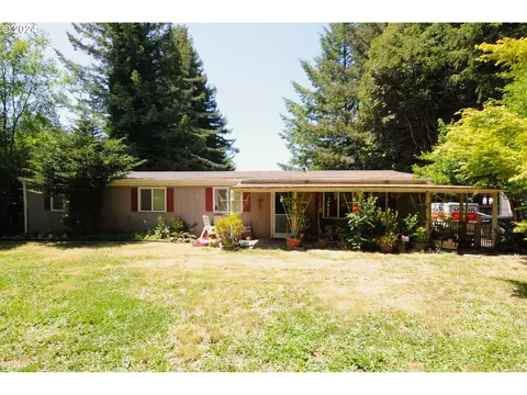 18048 Rainbow Rock Rd, Brookings, OR 97415