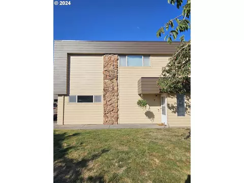 2727 Gateway St #7, Springfield, OR 97477