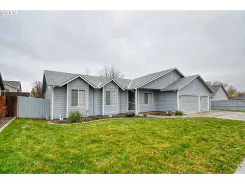 943 W Hartley Ave, Hermiston, OR 97838