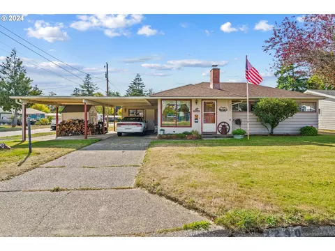 2290 18th St, Florence, OR 97439