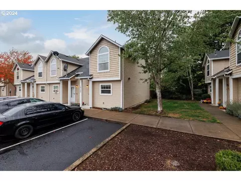 19155 SE Yamhill St #16, Portland, OR 97233