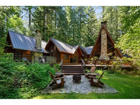 21395 E Sycamore Rd, Rhododendron, OR 97049