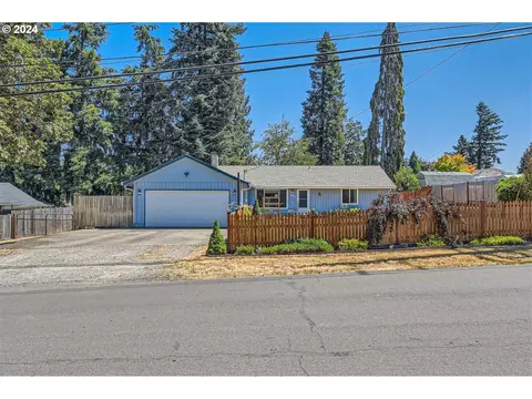 925 Woodlawn Ave, Oregon City, OR 97045