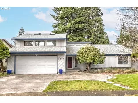 21637 SW Dakota Cir, Tualatin, OR 97062