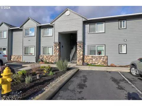 250 Lone Pine Ln #7, The Dalles, OR 97058