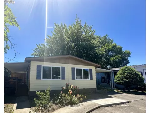 3800 W 6th St #111, The Dalles, OR 97058