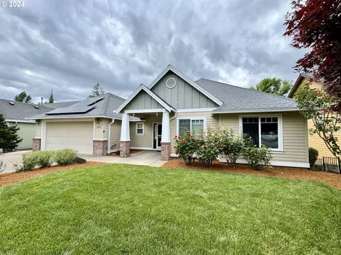 3723 10th St, Hubbard, OR 97032