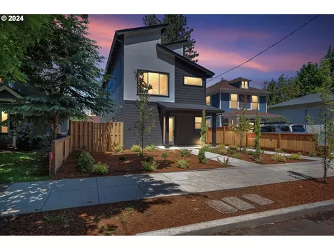 9031 N Chicago Ave, Portland, OR 97203
