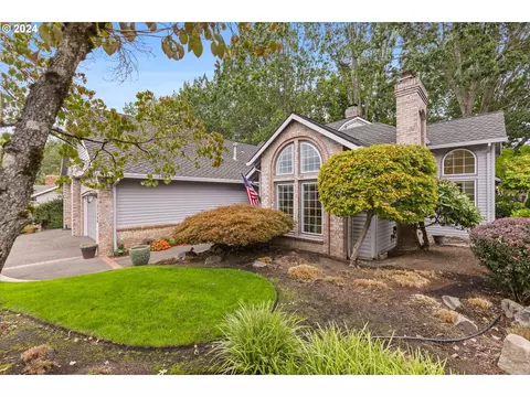 31400 SW Village Green Ct, Wilsonville, OR 97070