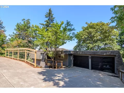 2023 Stonecrest Dr, Eugene, OR 97401 photo 1