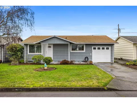 1450 Rainier Rd, Woodburn, OR 97071