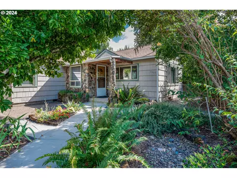 2875 Adams St, Eugene, OR 97405