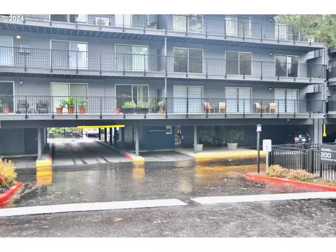 200 Burnham Rd #209, Lake Oswego, OR 97034
