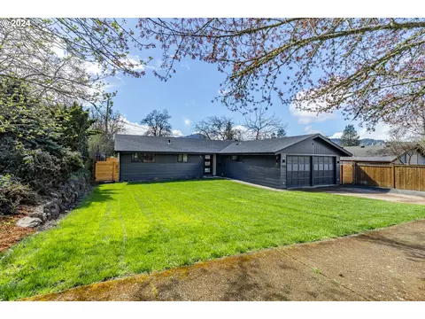 920 E 35th Ave, Eugene, OR 97405