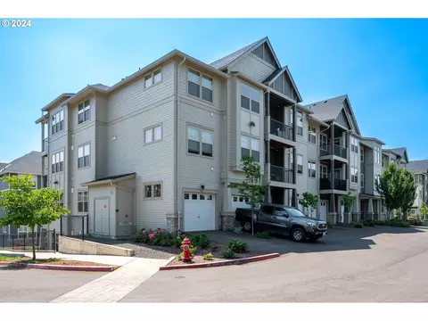 17126 SW Snowdale St #403, Beaverton, OR 97007
