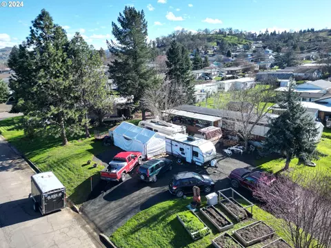 4285 Stella St, Roseburg, OR 97471