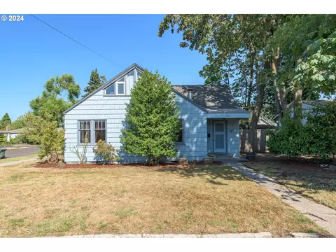 647 5th St, Springfield, OR 97477