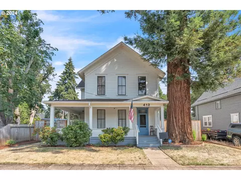 412 Adams Ave, Cottage Grove, OR 97424
