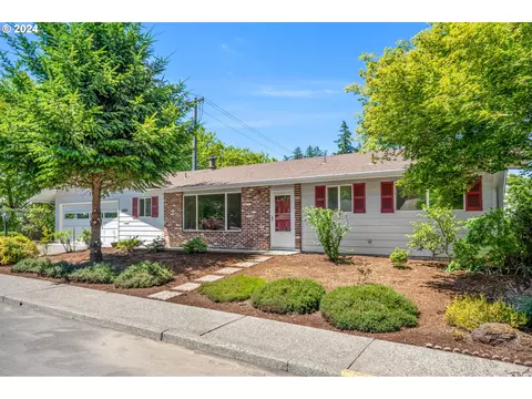 16855 SW Queen Anne Ave, King City, OR 97224
