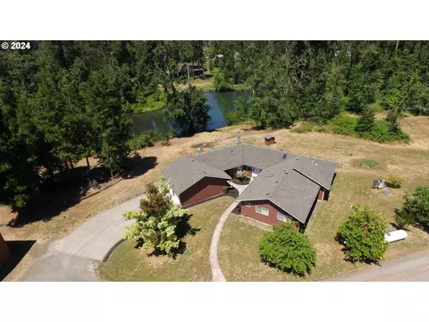 38124 Place Rd, Fall Creek, OR 97438