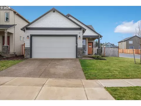 812 NE Trillium Dr, Estacada, OR 97023