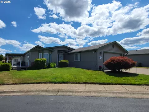 131 Chad Dr, Cottage Grove, OR 97424