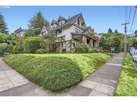 2566 NW Lovejoy St #3, Portland, OR 97210