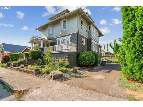 3741 SE Market St, Portland, OR 97214