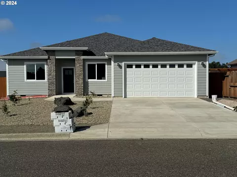 3660 Virginia Ave, North Bend, OR 97459
