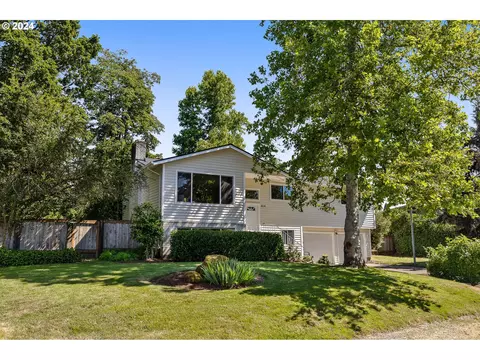 414 Charman St, Oregon City, OR 97045