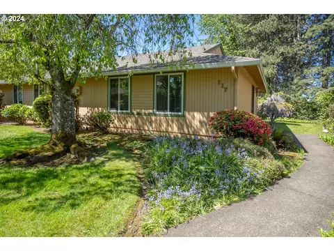 117 SE Hogan Rd, Gresham, OR 97080