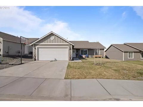 3240 High Desert Loop, Umatilla, OR 97882