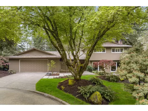 2020 Ridgewood Ln, Lake Oswego, OR 97034