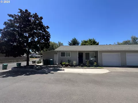 504 E 9th 14 St, Newberg, OR 97132