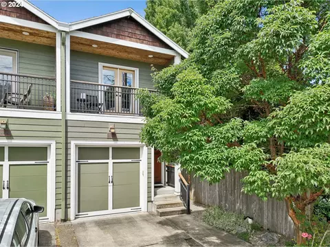 6025 S Hood Ave, Portland, OR 97239
